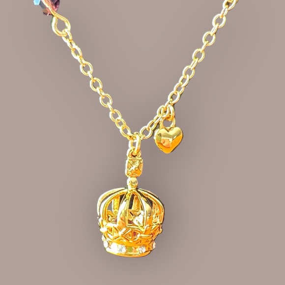 New Crown of India Gold Plated charm Necklace imported from the UK. - Picture 4 of 11